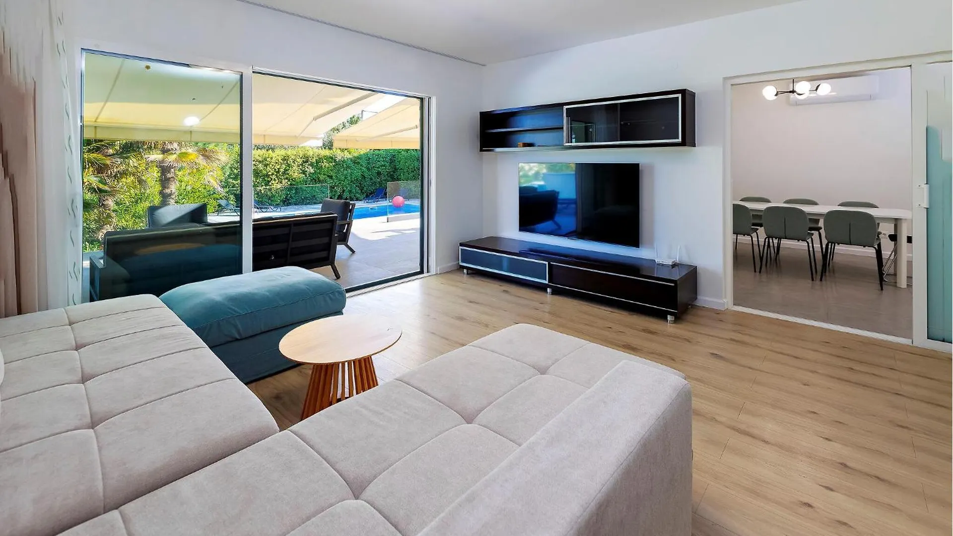 Amazing Home In Kastel Stafilic Kastela