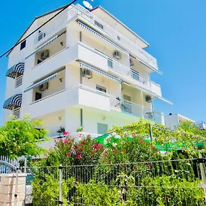 Apartment Ruza, Kastela